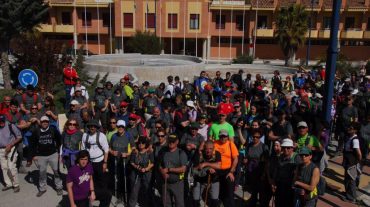 Más de 200 vecinos de Las Gabias, Atarfe, Gójar y Órgiva participan en una jornada de senderismo