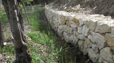 Medio Ambiente restaura una acequia en la Vega de Tubos de Castril