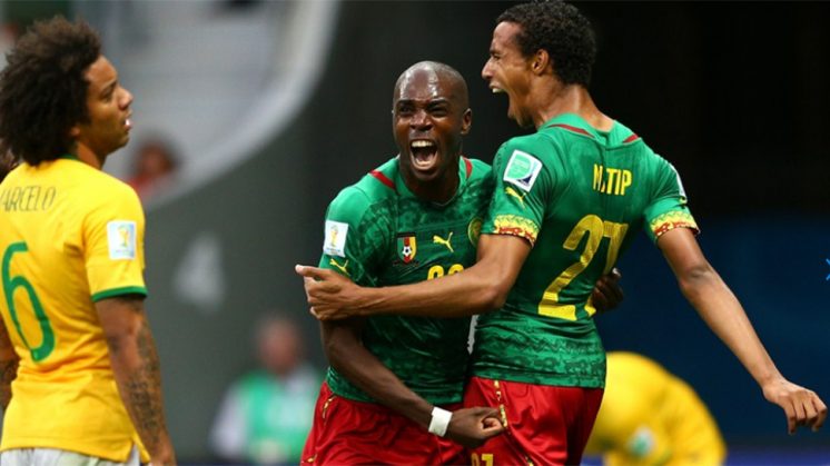 Nyom celebra un gol con la camiseta de Camerún. Foto: Fifa.com