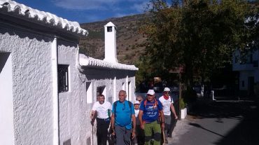 La VI Marcha Popular de la Alpujarra reúne a más de 150 senderistas