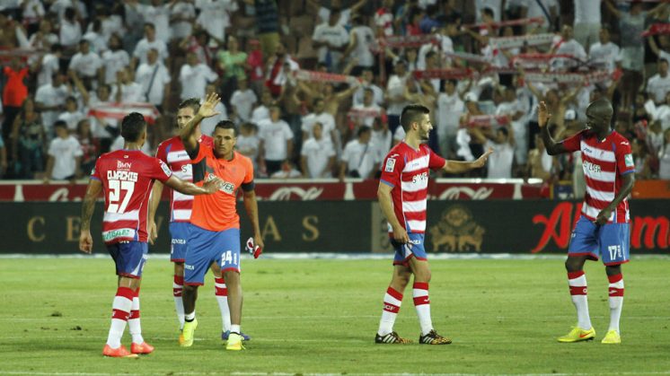 Los jugadores del Granada CF son conscientes de que la salvación aún es posible. Foto: Álex Cámara